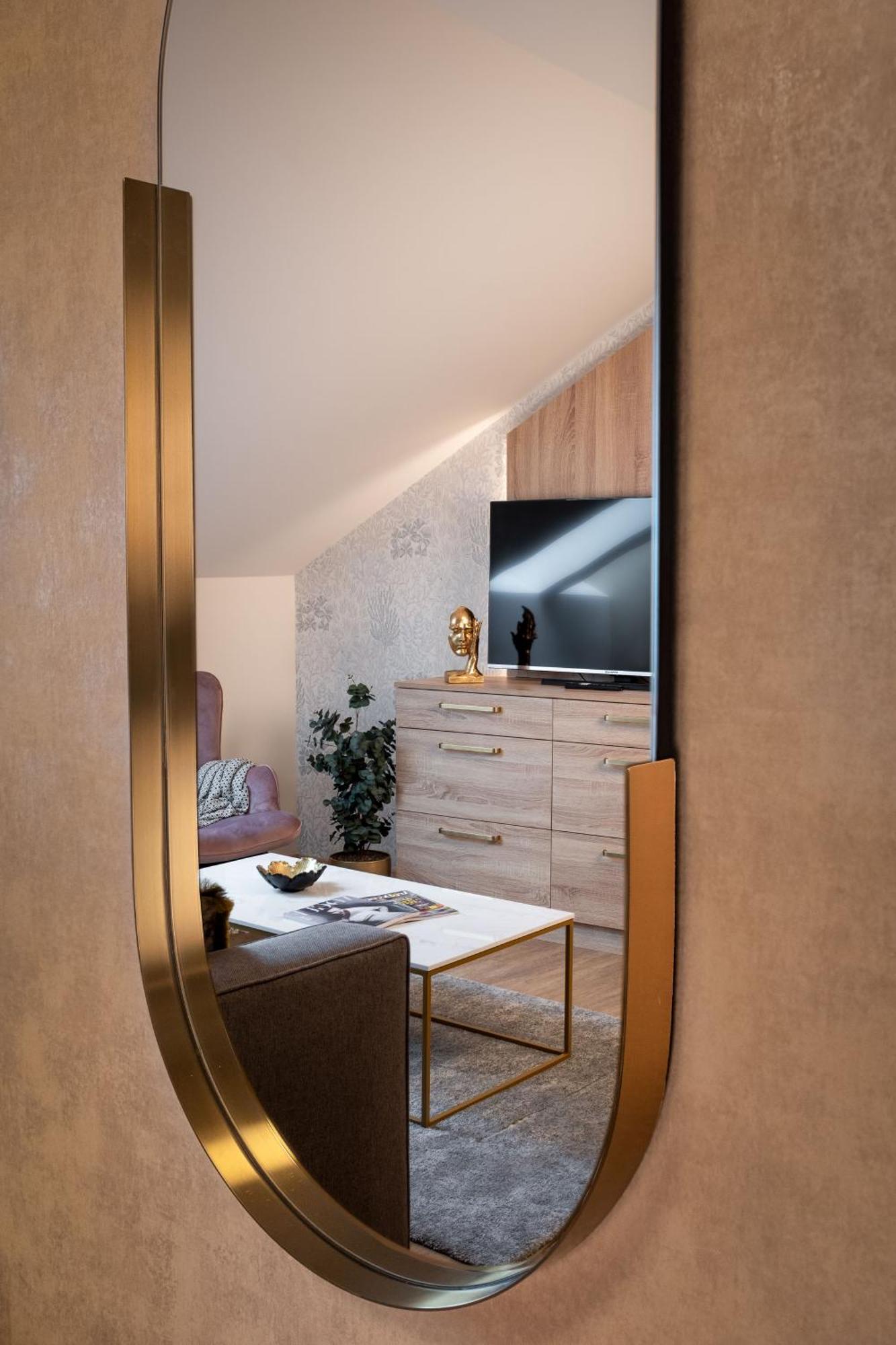 Theatre 9 Apartments By Adrez Praga Exterior foto